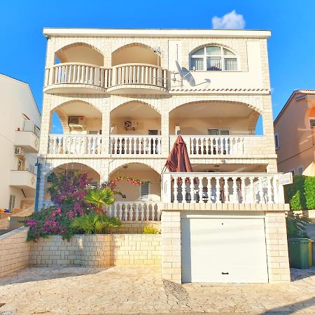 Betanovalja Apartment Luaran gambar