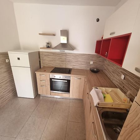 Betanovalja Apartment Luaran gambar