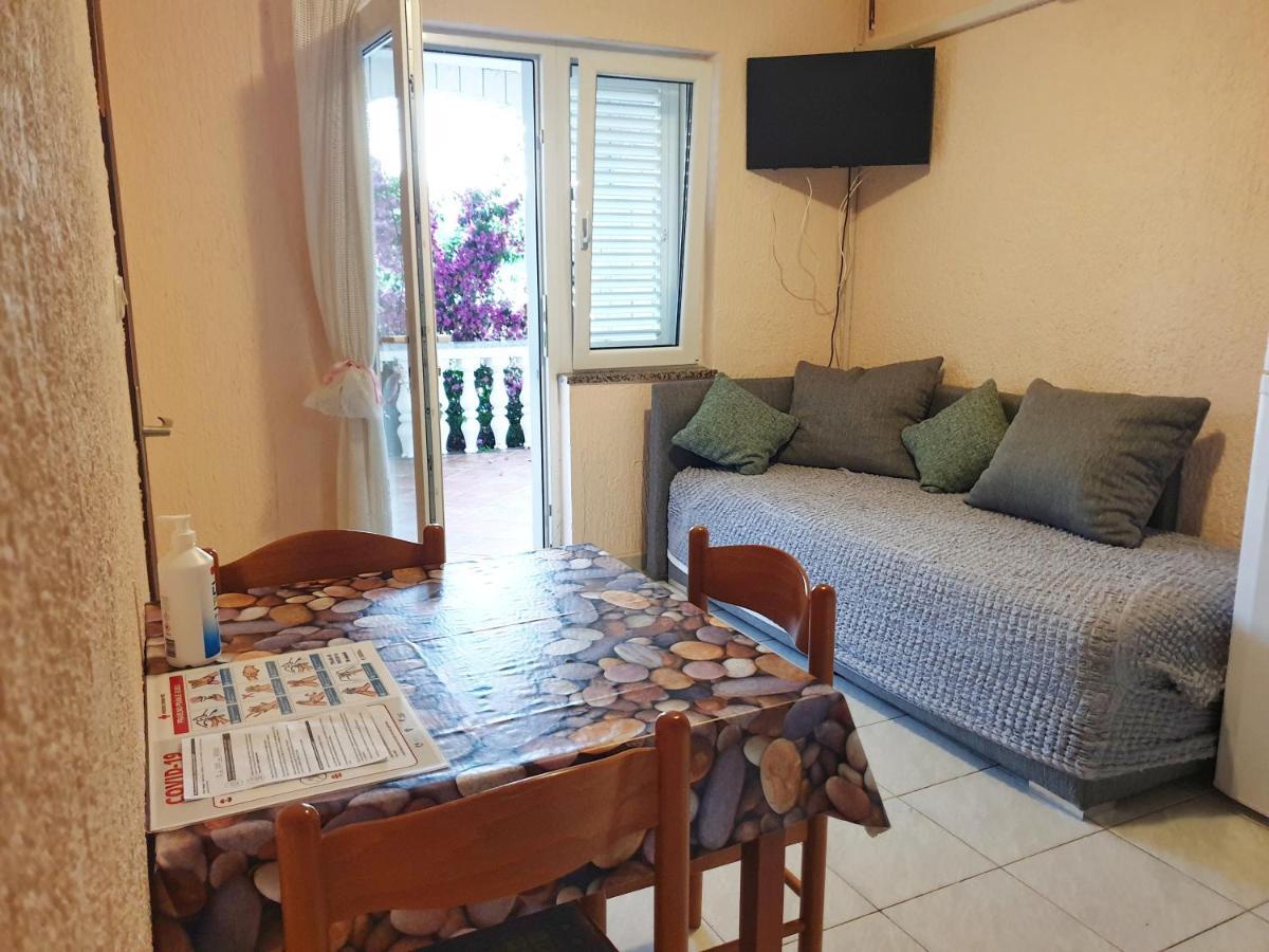 Betanovalja Apartment Luaran gambar