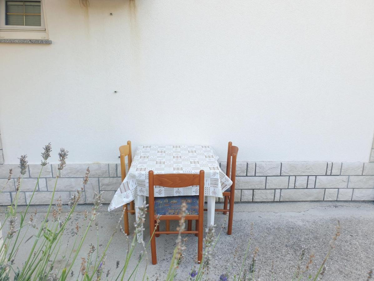 Betanovalja Apartment Luaran gambar