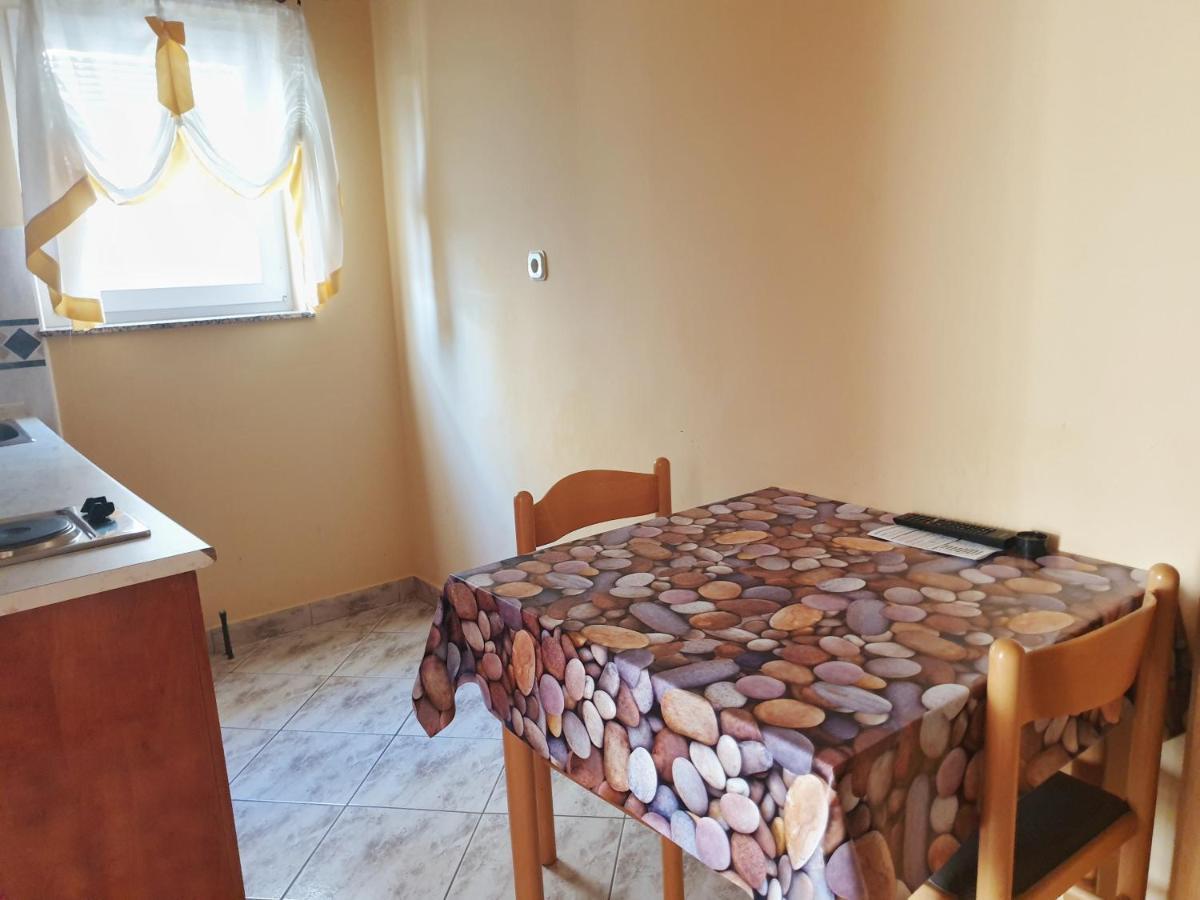 Betanovalja Apartment Luaran gambar