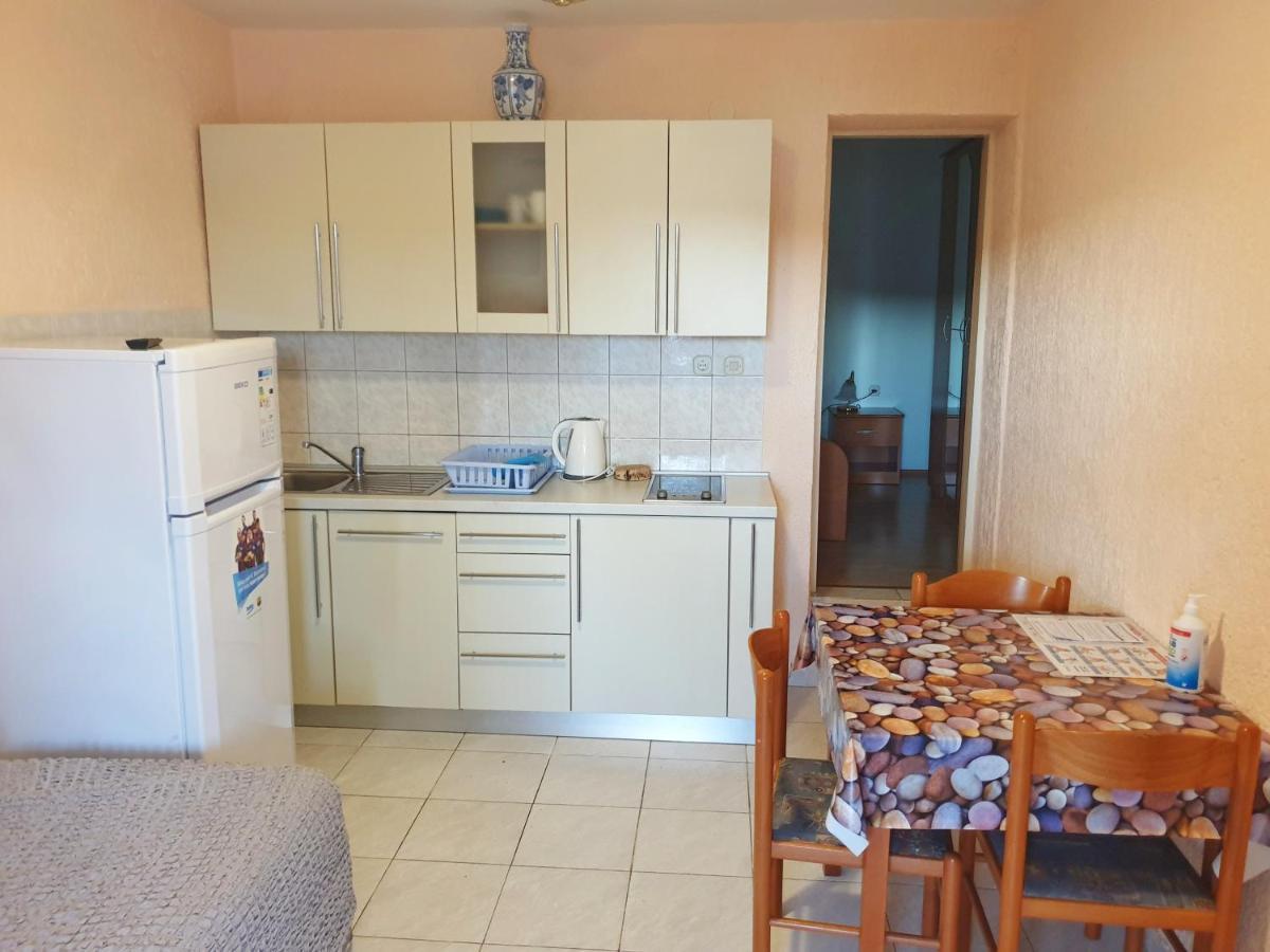 Betanovalja Apartment Luaran gambar