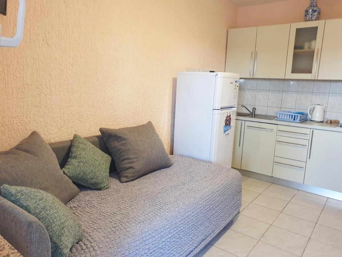 Betanovalja Apartment Luaran gambar