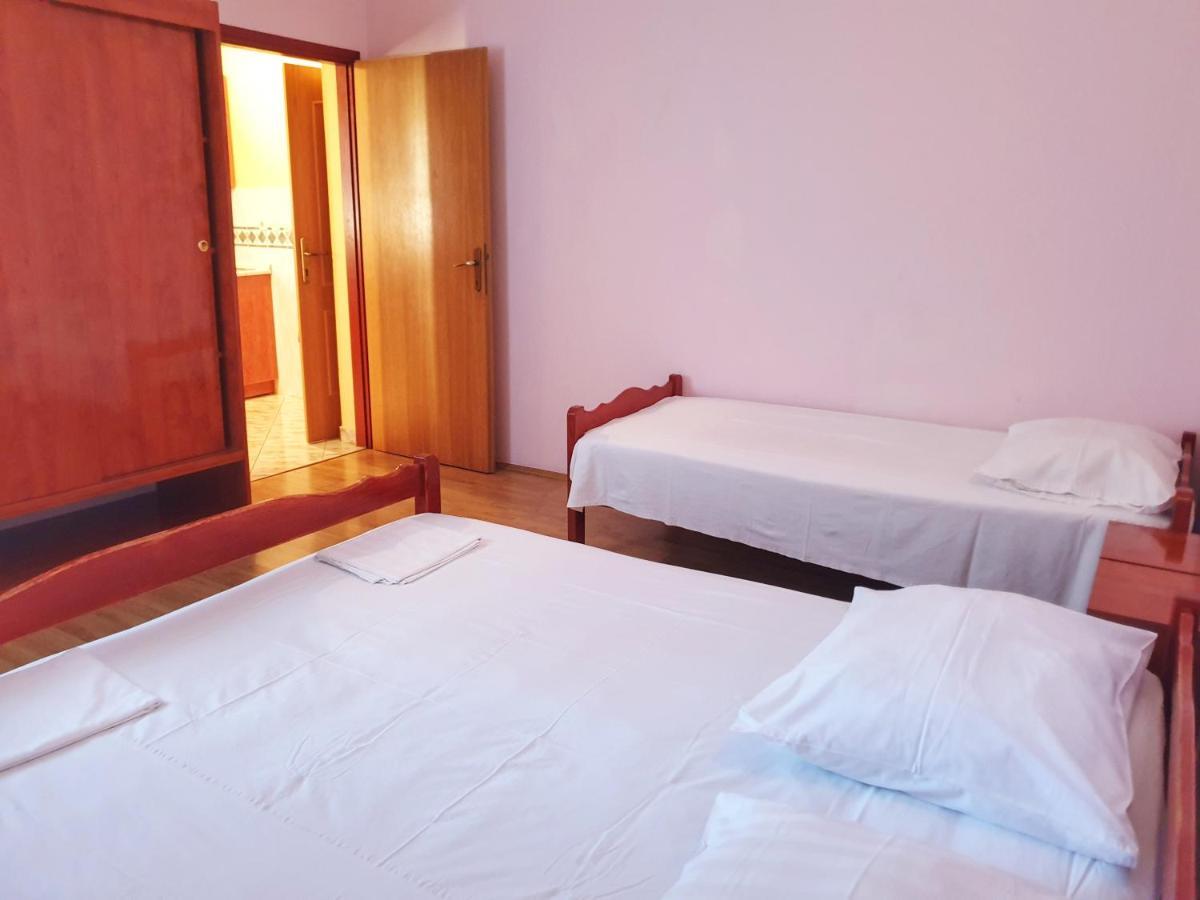 Betanovalja Apartment Luaran gambar