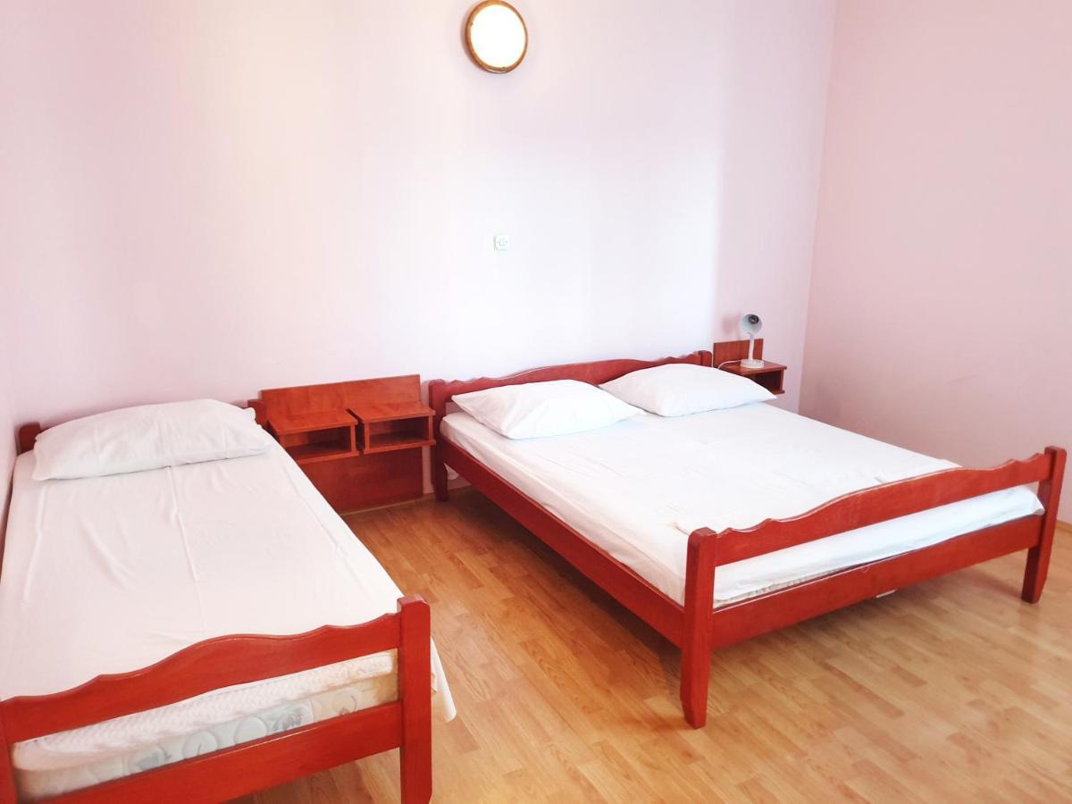 Betanovalja Apartment Luaran gambar